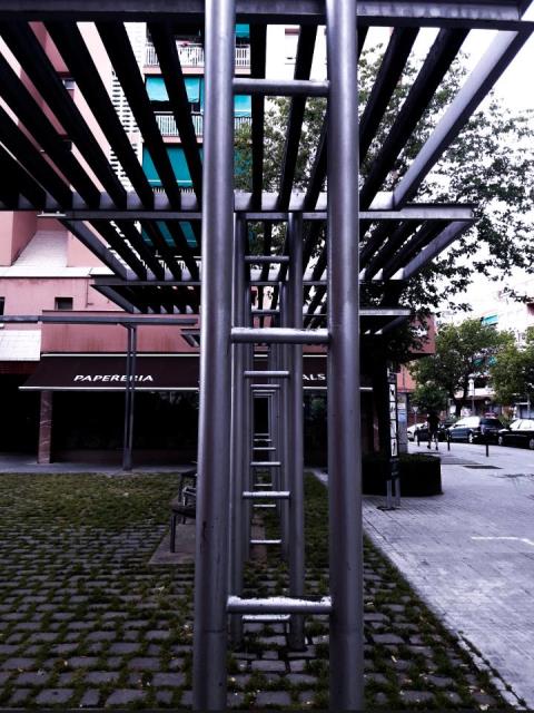 Rectangles metal.lics amb fusta parallela